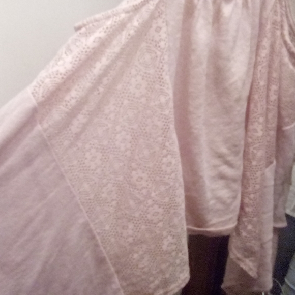 I'm selling this pink top - Picture 2 of 2